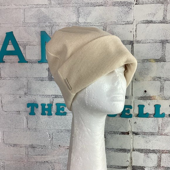 Hairbrella Ivory Satin Lined Waterproof Cuffed Knit Beanie New Unisex - Picture 1 of 7